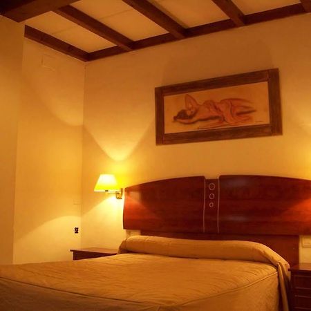 Hostal Restaurante El Lirio Bollullos Par del Condado Exteriör bild