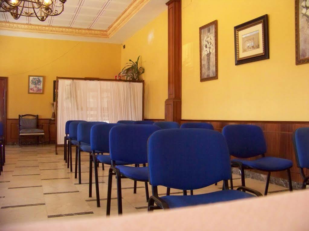 Hostal Restaurante El Lirio Bollullos Par del Condado Exteriör bild